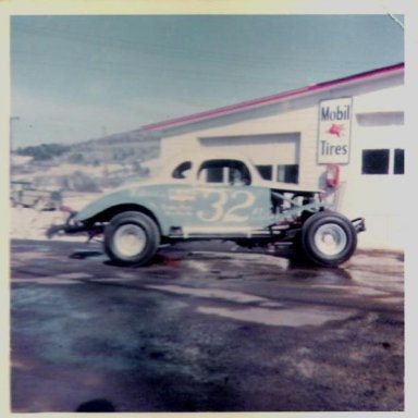 32Garage-600x597
