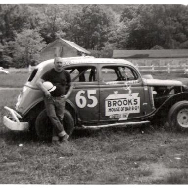 BrooksBarBQ65-600x415