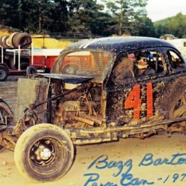 BuzzBarton412-600x399
