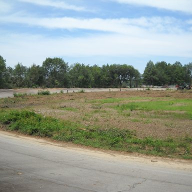 Walking toward Turn 1 from Turn 2