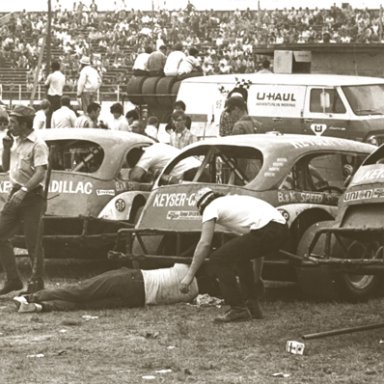 Treichler coaches in pits at Langhorne