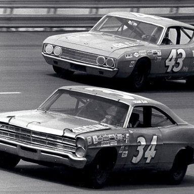 Wendell Scott#34 races King Richard Petty