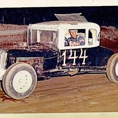 LarryGroover144-5MP-600x419