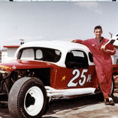 25VT_DoogerCar_driverunknown