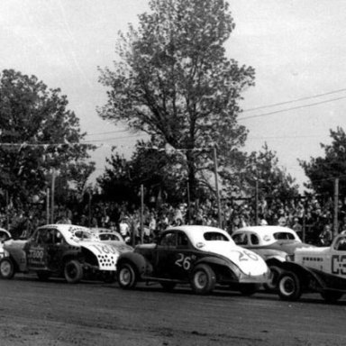 Airborne_1957_SportsmanField_Hollid