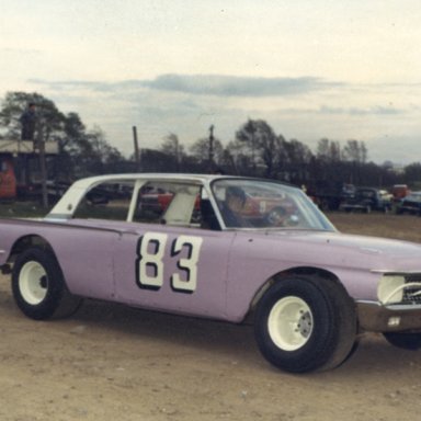 aa1 Steve Cvetanovich LM in pits 1968