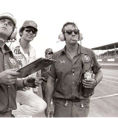 1978 Southern 500 - Richard Petty, Maurice Petty, Dale Inman Watch as Dave Marcis Relief Drives for Petty