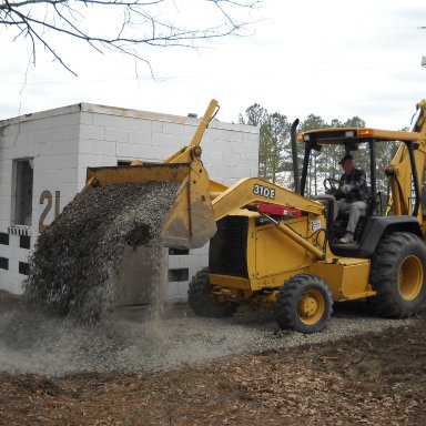 Bobby Sellers working Big Yellow.