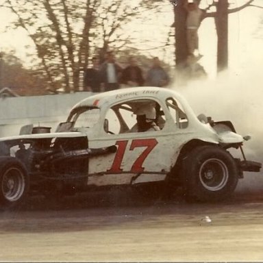 17 Lew Henessey Ronnie Thiel