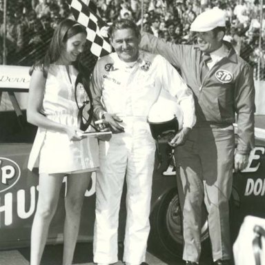 Ernie Derr Winner's Circle