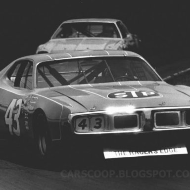 1975 Black and White