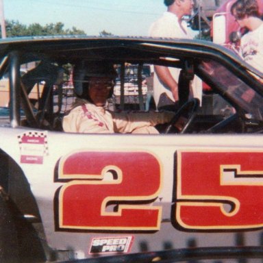 Bobby Holmberg #25 Modified Pinto