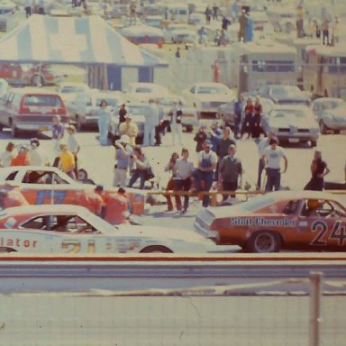 #24 Cecil Gordon #21 David Pearson #17 Darrewll Waltrip 1975 Rebel 500 @ Darlington