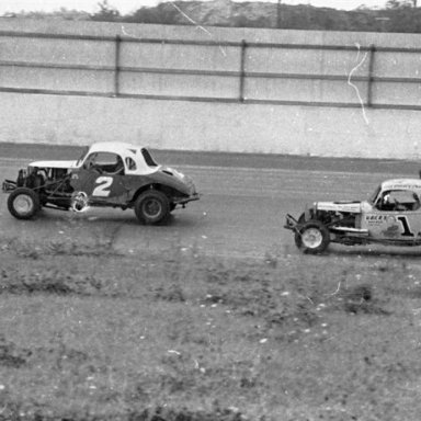 #2 Frankie Schneider & #1 Kenny Shoemaker at Nazareth National Speedway ...