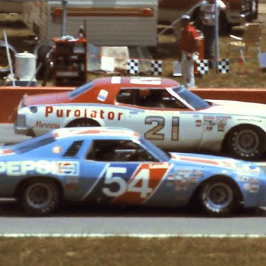#54 Lennie Pond #21 David Pearson 1976 Cam 2 Motor Oil 400 @ Michigan