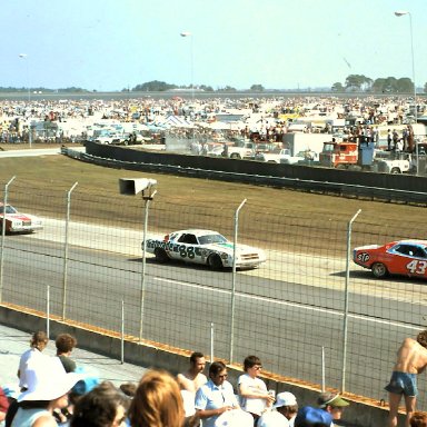 #43 Richard Petty #88 Darrell Waltrip #2 Bobby Allison 1976 Daytona 500