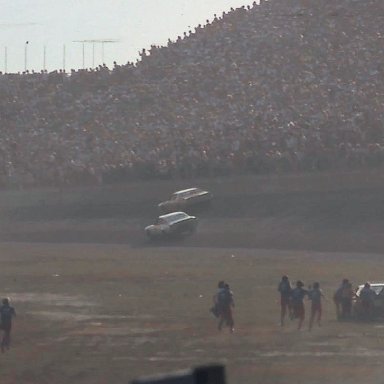 #43 Richard Petty's crew pushes car toward finish line  @ 1976 Daytona 500