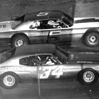 #34 (84) Bob Senneker & #5 Bill Konczos @ Heidelberg (PA) Raceway 1972