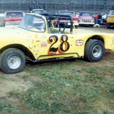 #28 Bob Wearing Sr. at Heidelberg (PA) Raceway 1966 Pgher