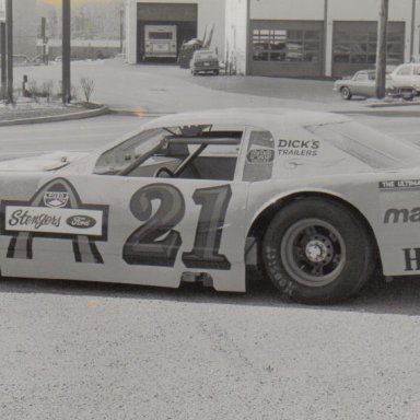 Joe King`s Stengers Ford #21  John Vallo, Driver