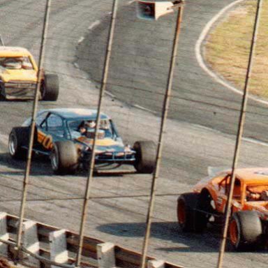 35246_1511984725075_1398098405_31368454_2254340_n