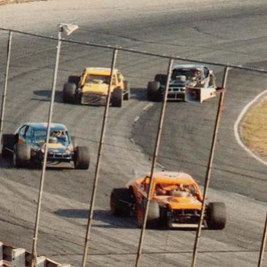 35246_1511984765076_1398098405_31368455_722255_n