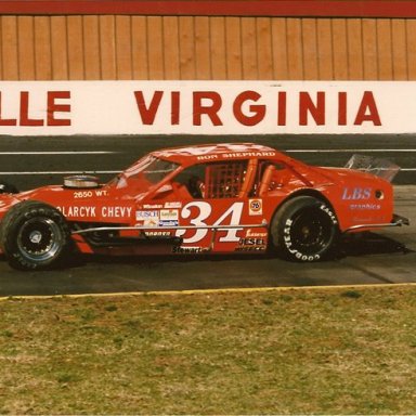 Ron Shephard #34 at Martinsville, VA in 1988
