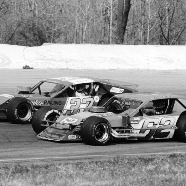 Tommy Druar #37 races Don Pratt #62 at Lancaster in 1989