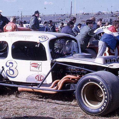 Lew Hennessey