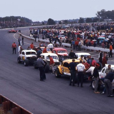 The eventual winner Dutch  Hoag is in a Turner Bros coupe