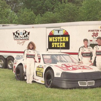 Kelly,Kerry,Dale Jr. Earnhardt