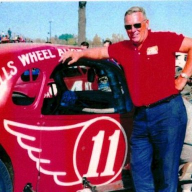 Ray Hendrick with The Other Flying 11.