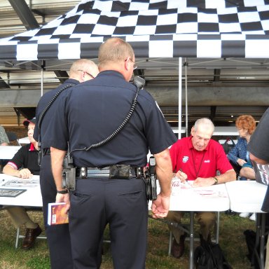 Ned Jarrett signing Autographs