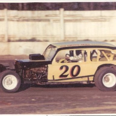 Jerry Knoth #20 sedan
