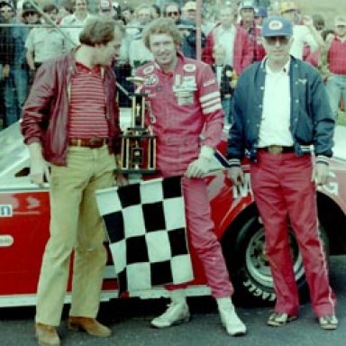 Bill Elliott and his father George (right) 1982 Katherine's Kitchen 200 - Georgia International Speedway (Now Gresham)