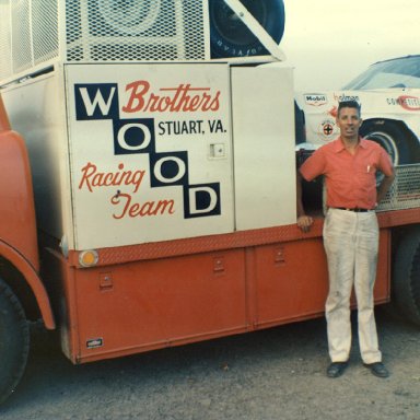 Mr.Glen Wood { Wood Brothers} Go WoodChopper.