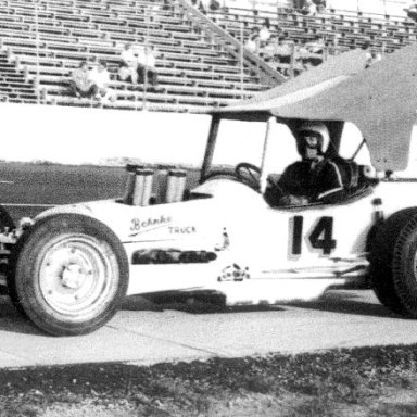 Berlin racing in winged white Behnke Trucking #14