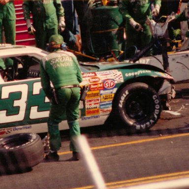 Gant Pits After Wreck 9-22-91 Martinsville