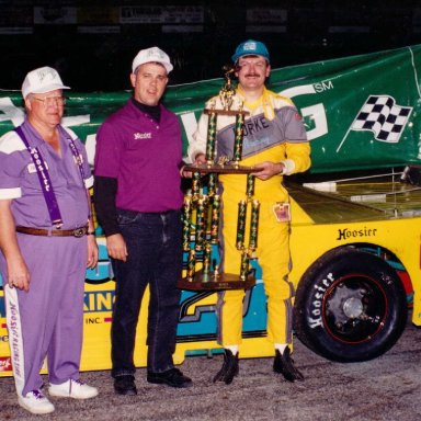 Feature Win (#244), Main Event 100 Lap, Columbus Motor Speedway, Oct 24,1993