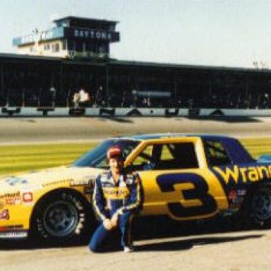 Dale Earnhart.-3