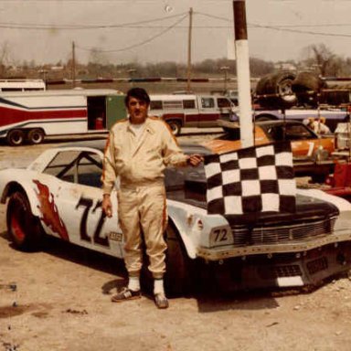 BILL CHAMBERS IN BOB KORN CAR 72