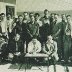 1947 GROUP SHOT PHOTO OF 23 ON TOP OF STREAMLINE HOTEL 200A