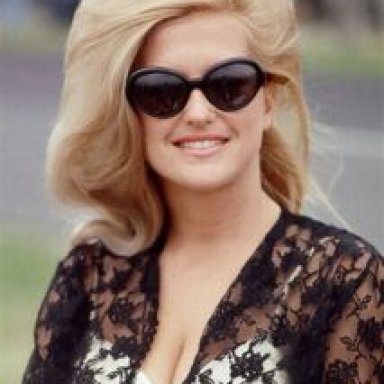 Linda Vaughn