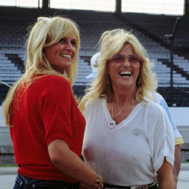 Linda Vaughn