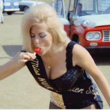 Linda Vaughn