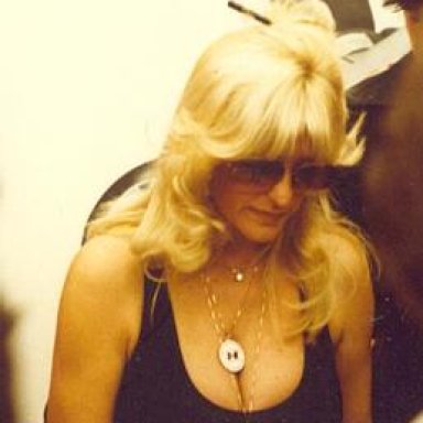 Linda Vaughn