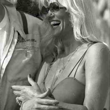 Linda Vaughn, Champagne