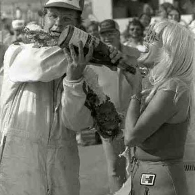 Linda Vaughn, Champagne