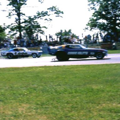 CONNIE_KALITTA_VS_SUPER_DUSter at MILAN