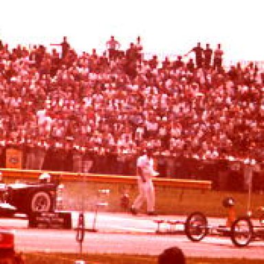 DRAGSTERS_AT_64_INDY